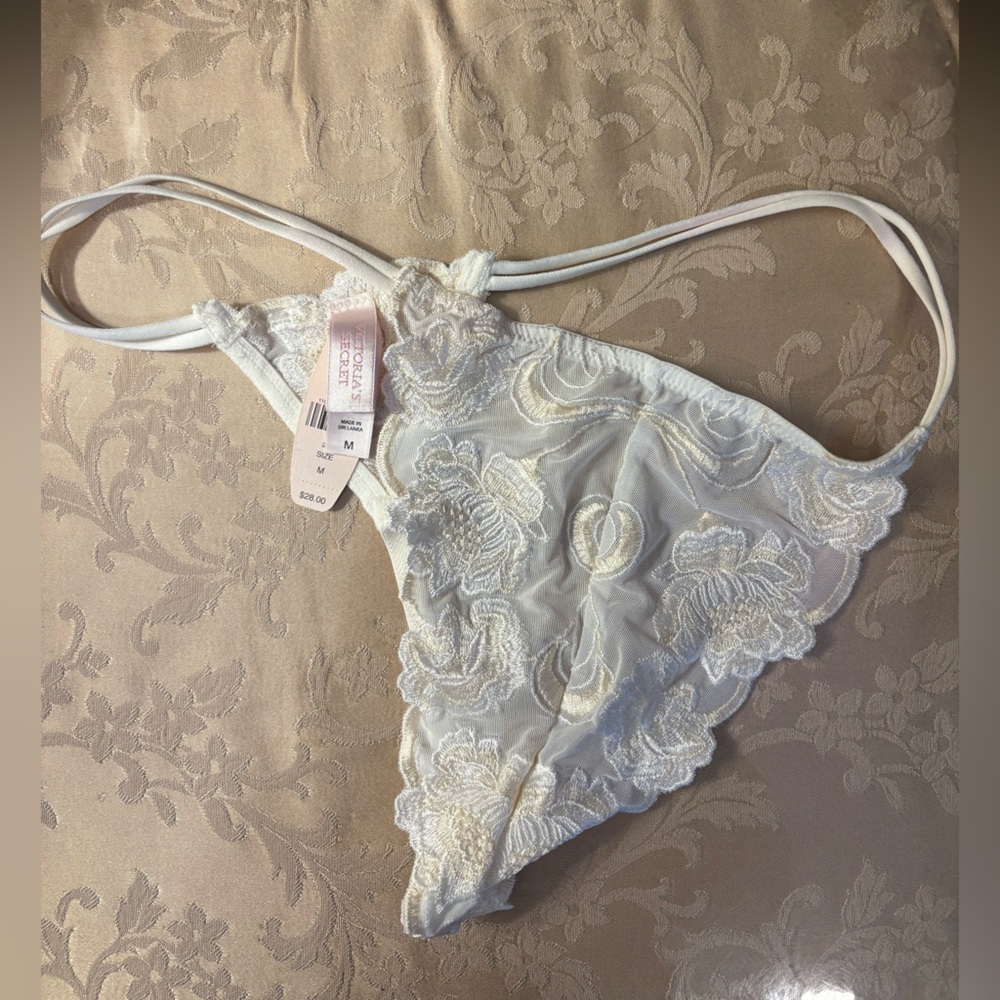 Victoria's Secret White Floral Lace Bra